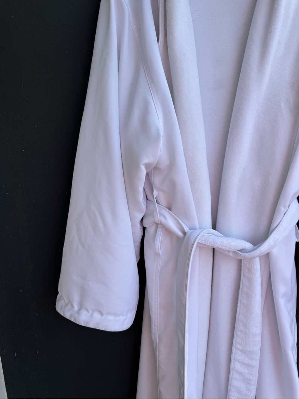 White Bellagio Las Vegas Plush Bathrobe with Shawl Collar - Picture 3 of 7